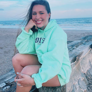 Meet your Posher, Raygan